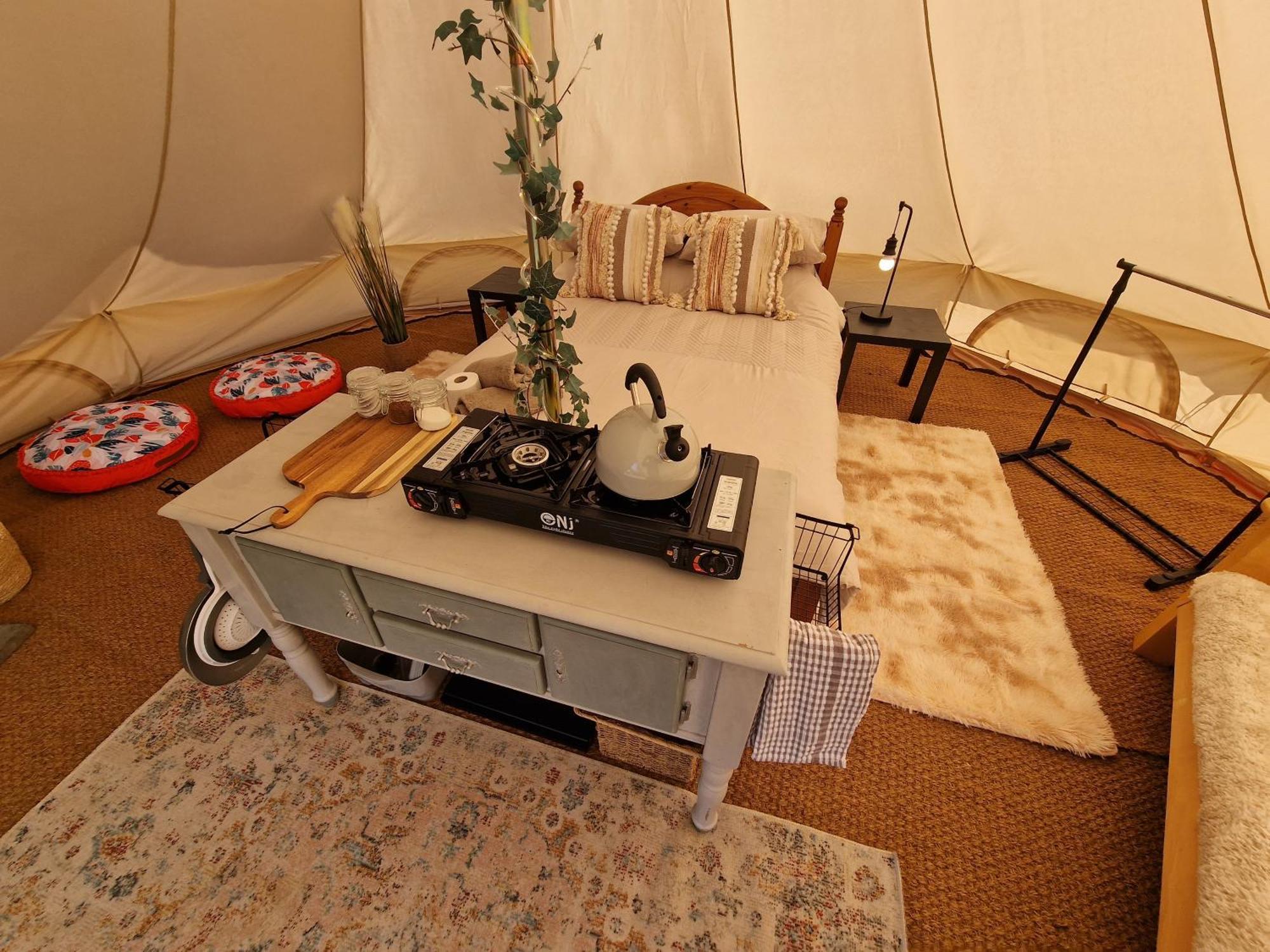 Beautiful 1-Bed Bell Tent In ホーリーヘッド エクステリア 写真