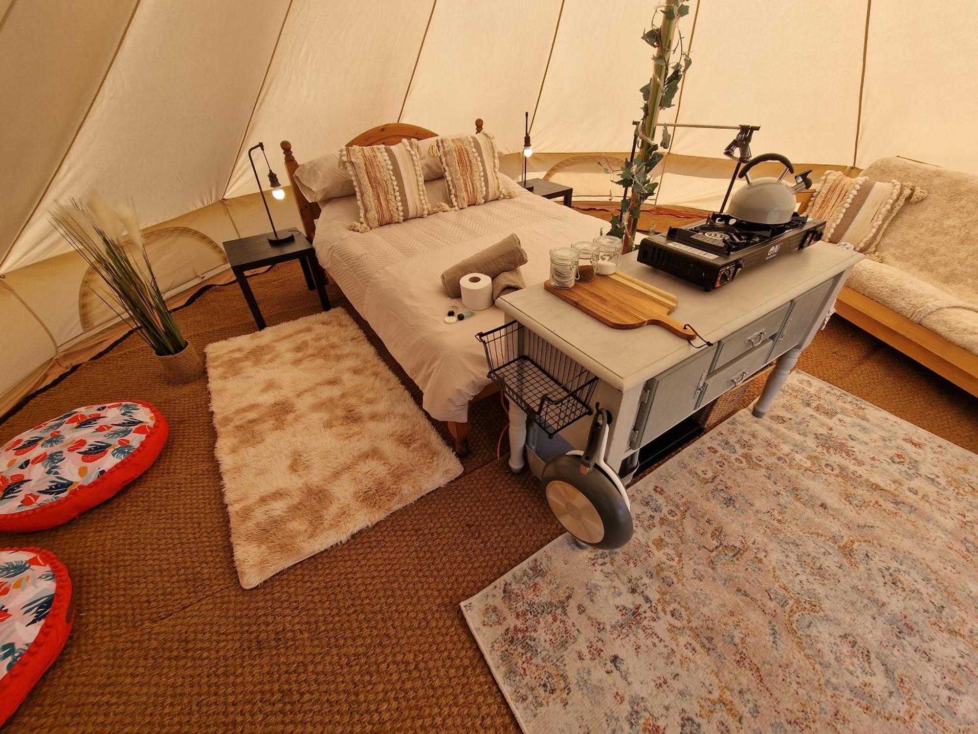 Beautiful 1-Bed Bell Tent In ホーリーヘッド エクステリア 写真